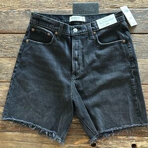 NWT Abercrombie 7” dad short in black